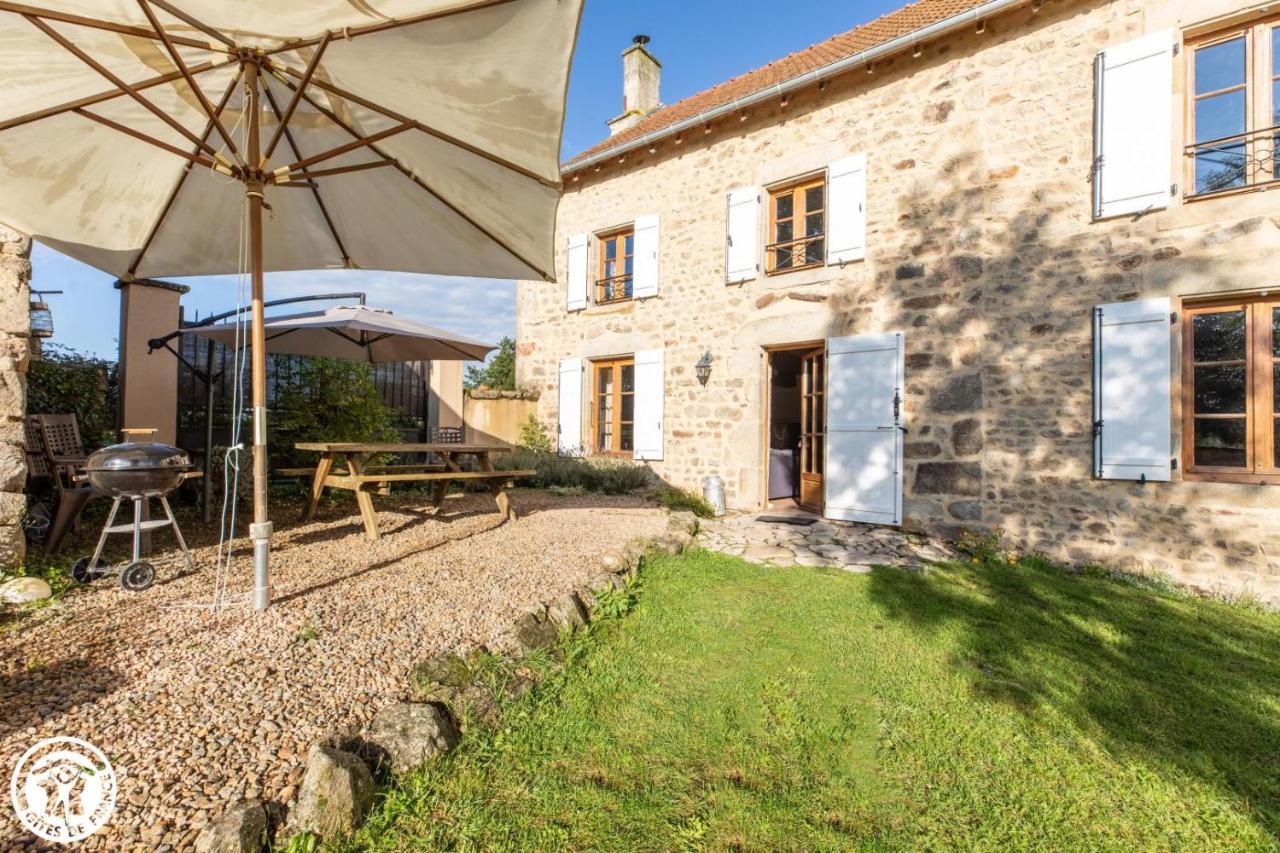 Aux 2 Puys - Gite "Le Lemptegy" Saint-Priest-des-Champs エクステリア 写真