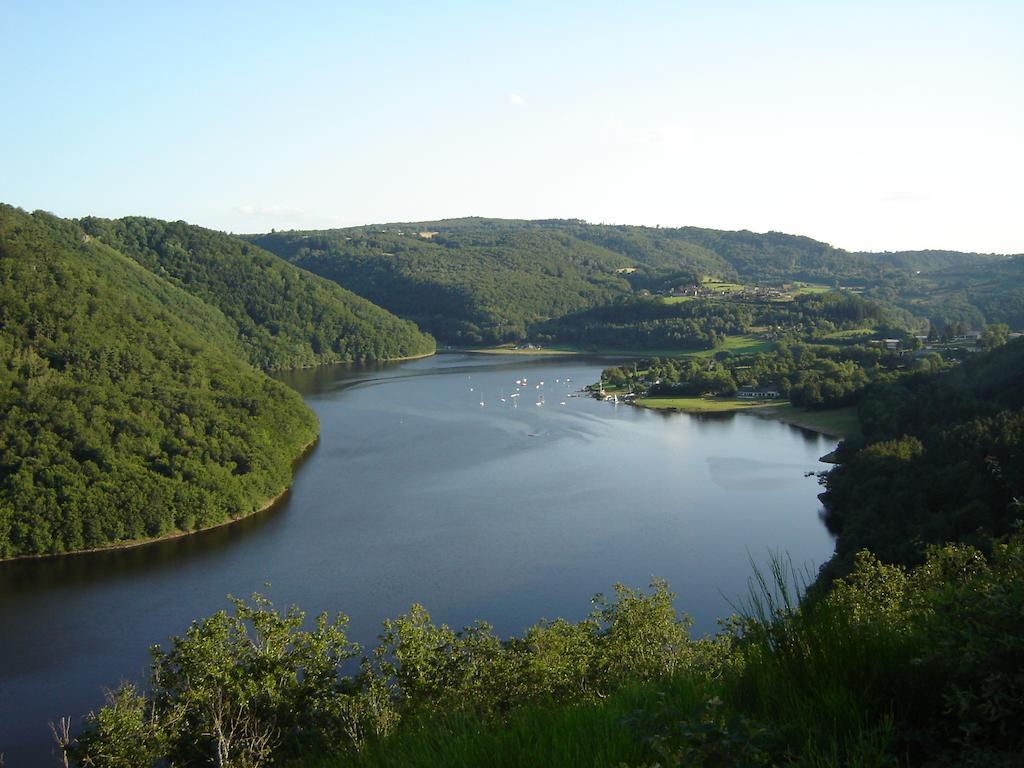 Aux 2 Puys - Gite "Le Lemptegy" Saint-Priest-des-Champs エクステリア 写真